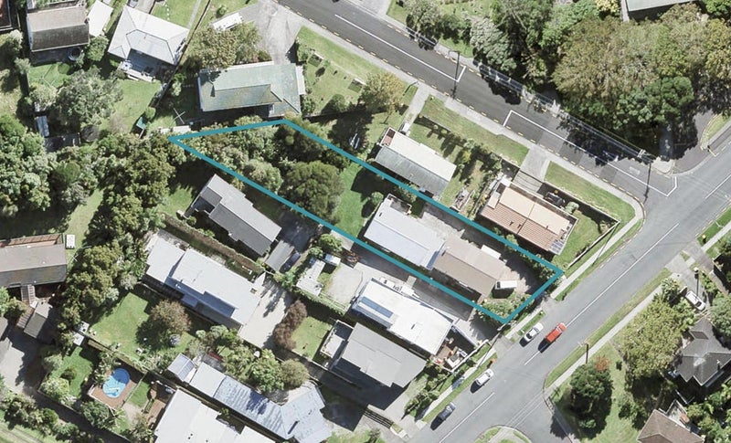 2/52 Deep Creek Road, Torbay, Auckland - Carousel 1