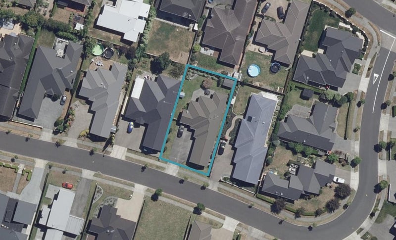 10 Langdale Court, Huntington, Hamilton - Carousel 1