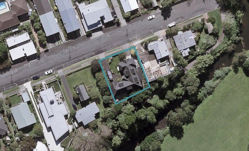 294 Courtenay Street, Strandon, New Plymouth - Carousel 1