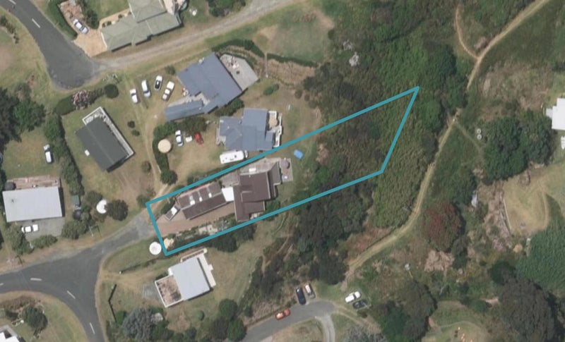 21 Eveline Street, Mangawhai Heads, Mangawhai - Carousel 1