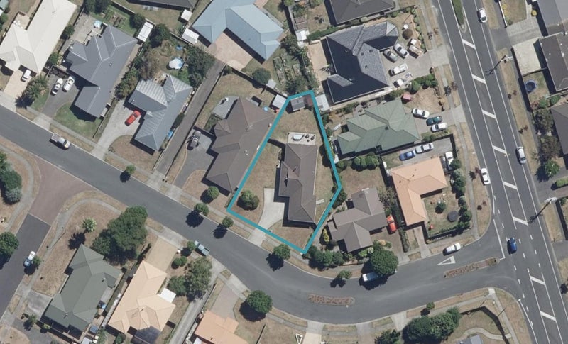 6 Waiwherowhero Drive, St Andrews, Hamilton - Carousel 1