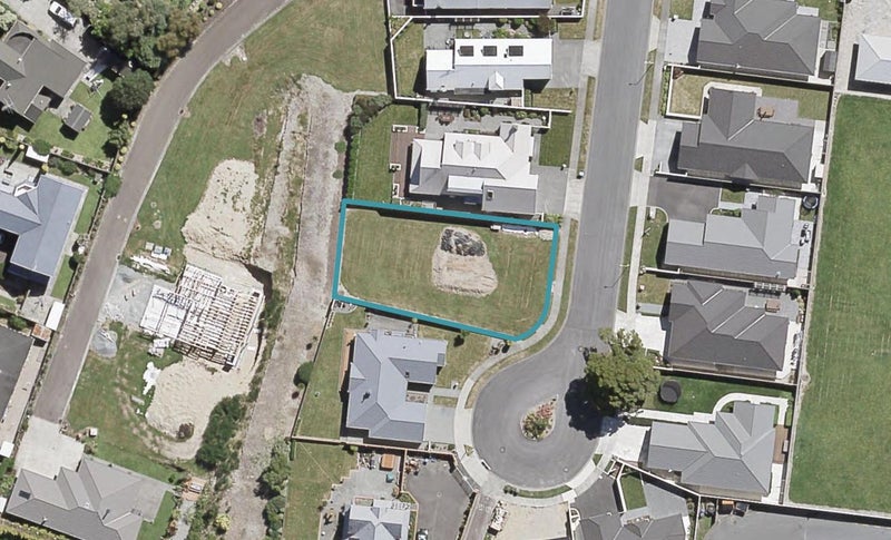 6 Vernon Grove, Brown Owl, Upper Hutt - Carousel 1