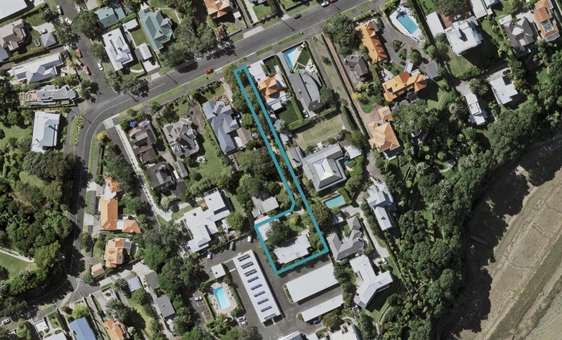 37 Stanley Point Road, Stanley Point, Auckland - Carousel 1
