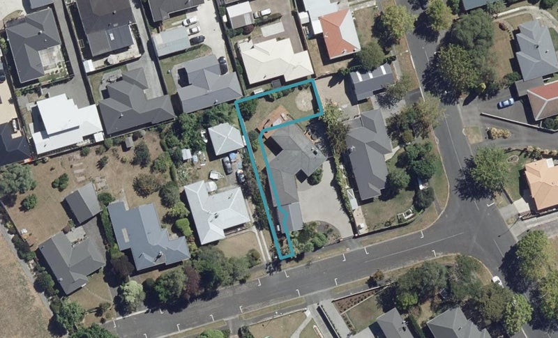 4/2 Rumney Street, Fairfield, Hamilton - Carousel 1