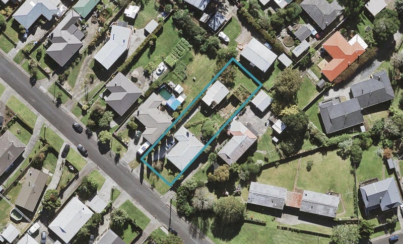 30 Huruhuru Road, Massey, Auckland - Carousel 1