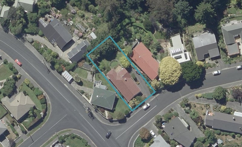 66 Pioneer Crescent, Helensburgh, Dunedin - Carousel 1