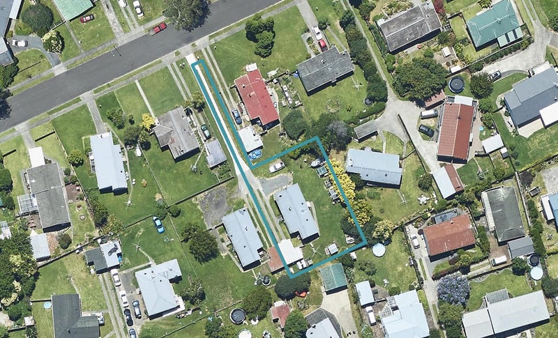 9 Dingadee Street, Welcome Bay, Tauranga - Carousel 1