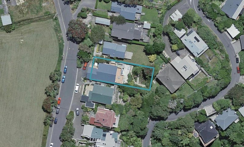 9 Seaview Terrace, Northland, Wellington - Carousel 1