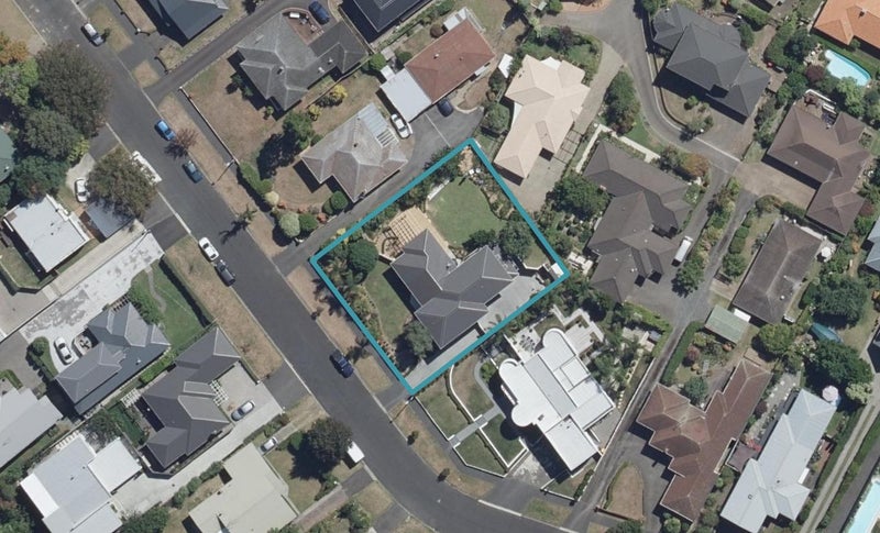 11 Cardrona Road, Beerescourt, Hamilton - Carousel 1