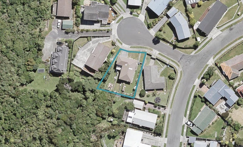 2 Bluff Close, Kelson, Lower Hutt - Carousel 1