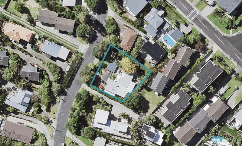 29 Heathcote Road, Castor Bay, Auckland - Carousel 1