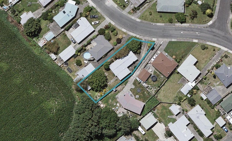 555 Lowe Street, Camberley, Hastings - Carousel 1