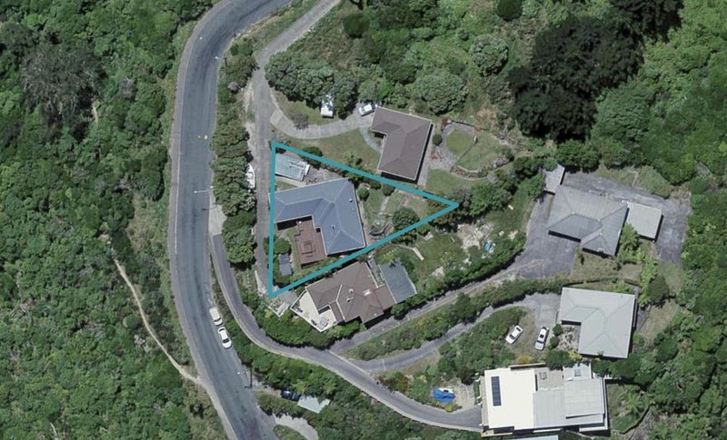206 Nevay Road, Karaka Bays, Wellington - Carousel 1
