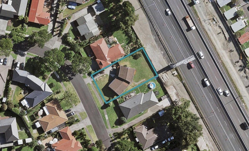 14 Gardone Terrace, Conifer Grove, Takanini - Carousel 1