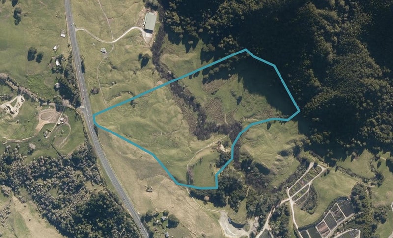 0 State Hway 1, Kaiwaka - Carousel 1
