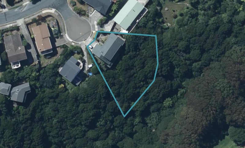 28 Bodmin Terrace, Camborne, Porirua - Carousel 1
