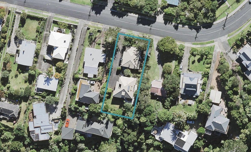 1/86 Island Bay Road, Beach Haven, Auckland - Carousel 1