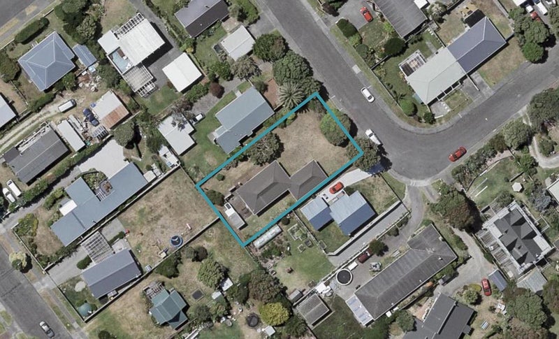 4 Fenside Street, Waikanae Beach, Waikanae - Carousel 1