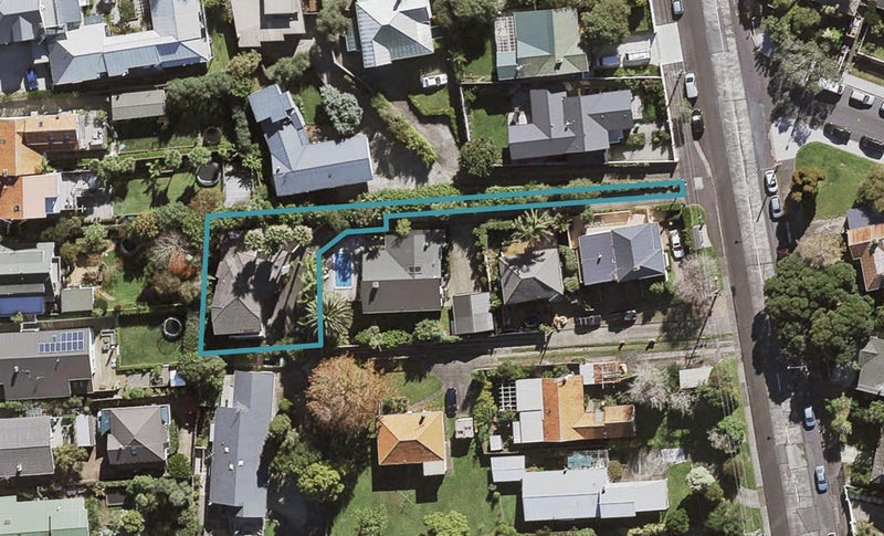 194 Queen Street, Northcote Point, Auckland - Carousel 1