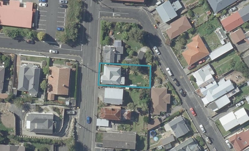 25 Playfair Street, Caversham, Dunedin - Carousel 1