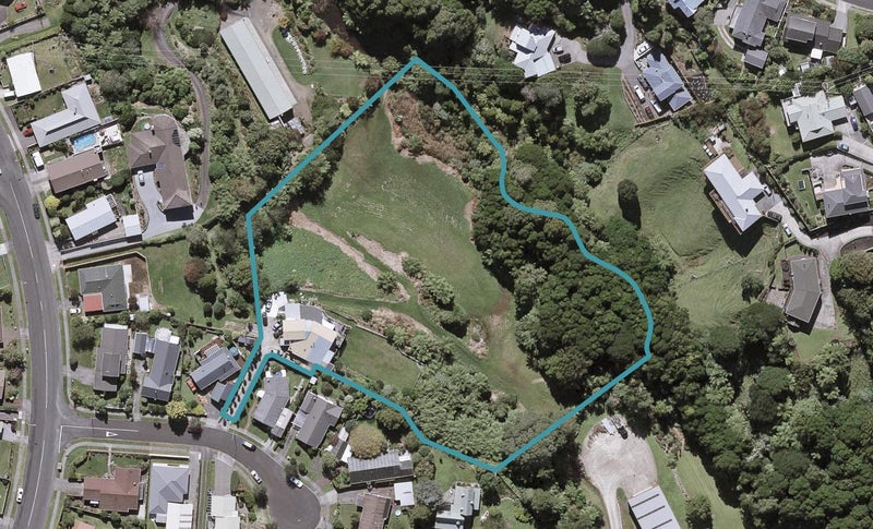 5A Argyle Place, Highlands Park, New Plymouth - Carousel 1