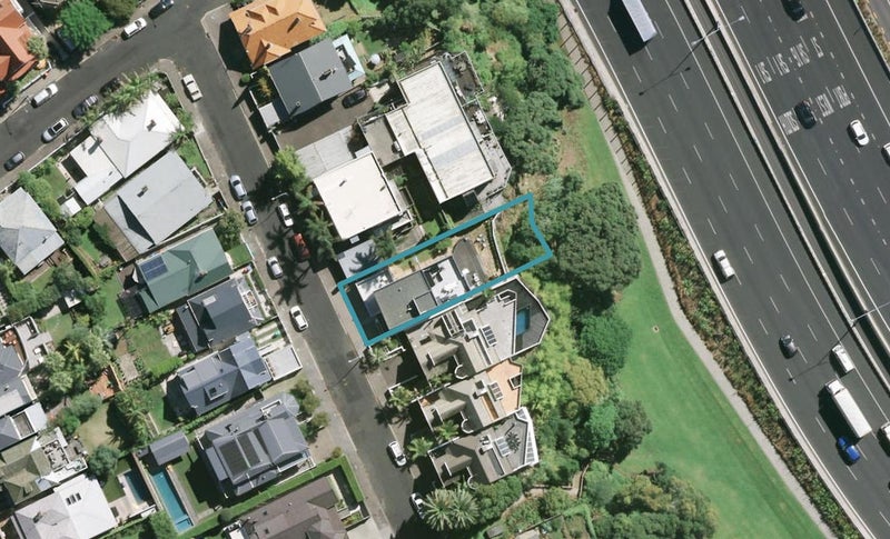 21 Ring Terrace, Saint Marys Bay, Auckland - Carousel 1