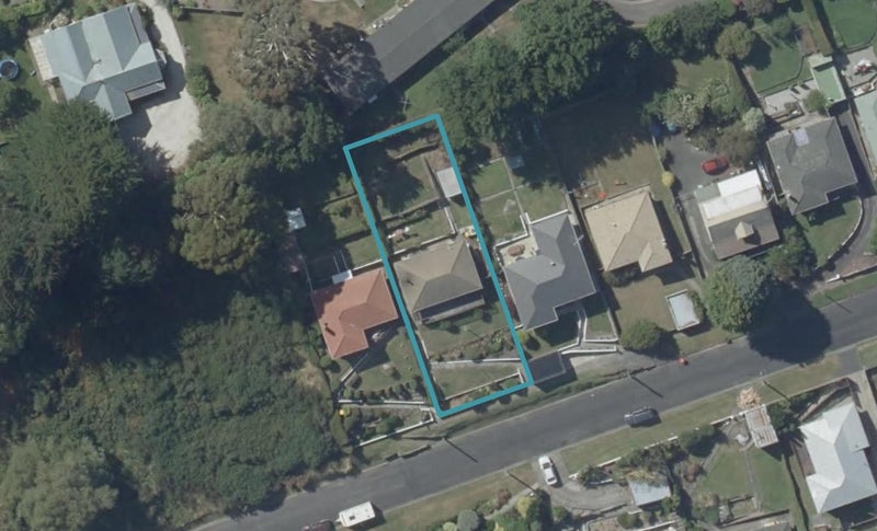 46 Waldron Crescent, Green Island, Dunedin - Carousel 1