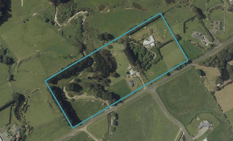 53 Hendersons Line, Kelvin Grove, Palmerston North - Carousel 1
