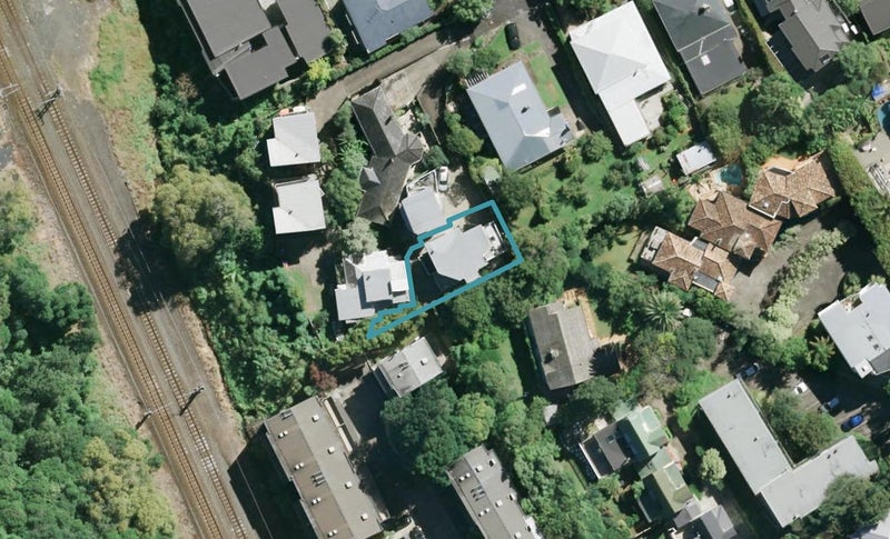 16 Aorere Street, Parnell, Auckland - Carousel 1