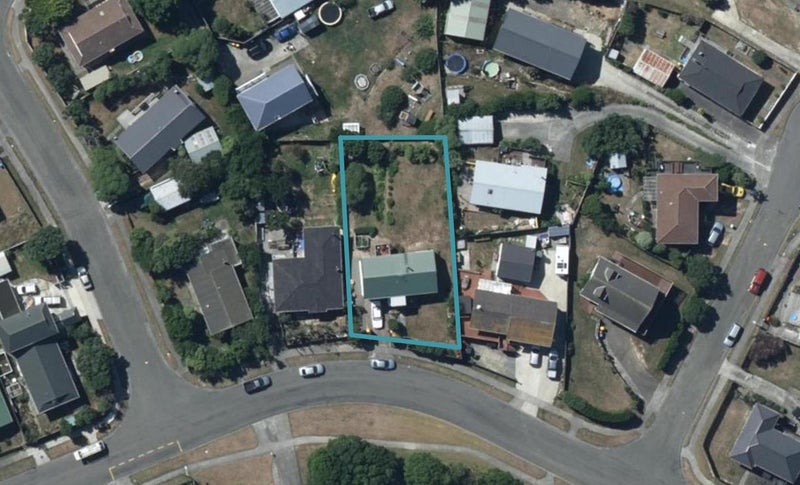 114 Pikarere Street, Titahi Bay, Porirua - Carousel 1