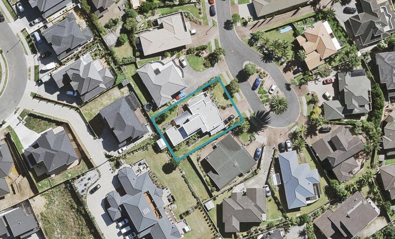 15 San Lorenzo Rise, Henderson, Auckland - Carousel 1