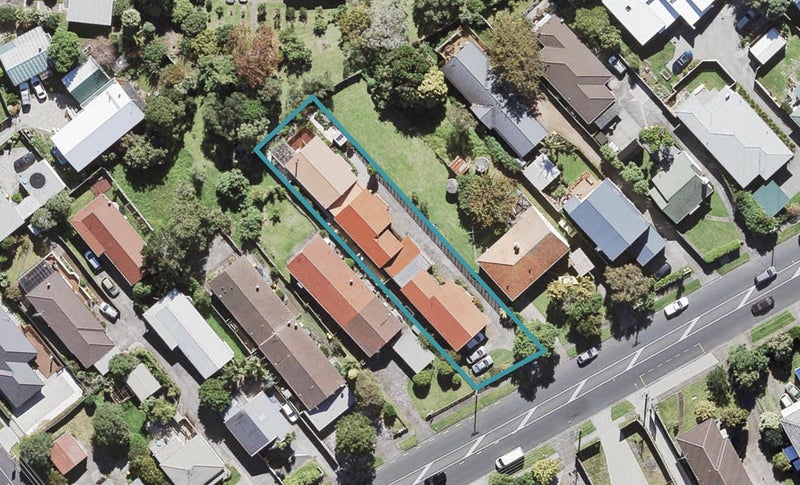 1/131 Titirangi Road, New Lynn, Auckland - Carousel 1