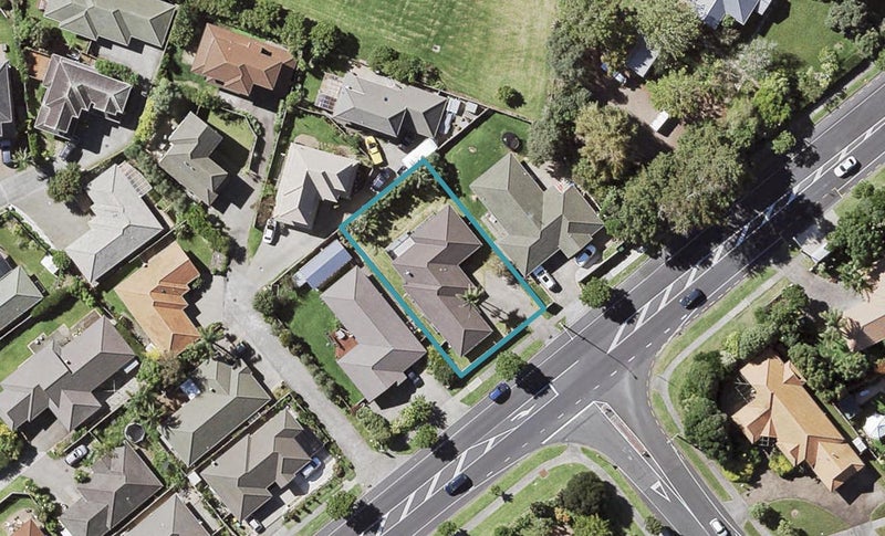 792 Chapel Road, Shamrock Park, Auckland - Carousel 1