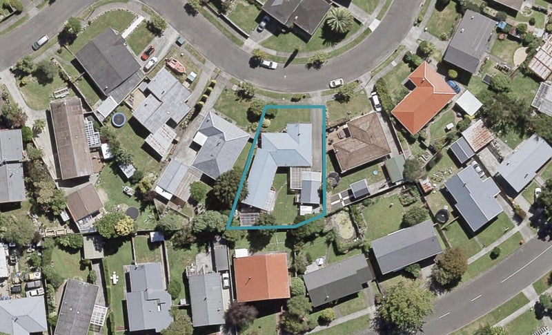 8 Akron Grove, Totara Park, Upper Hutt - Carousel 1