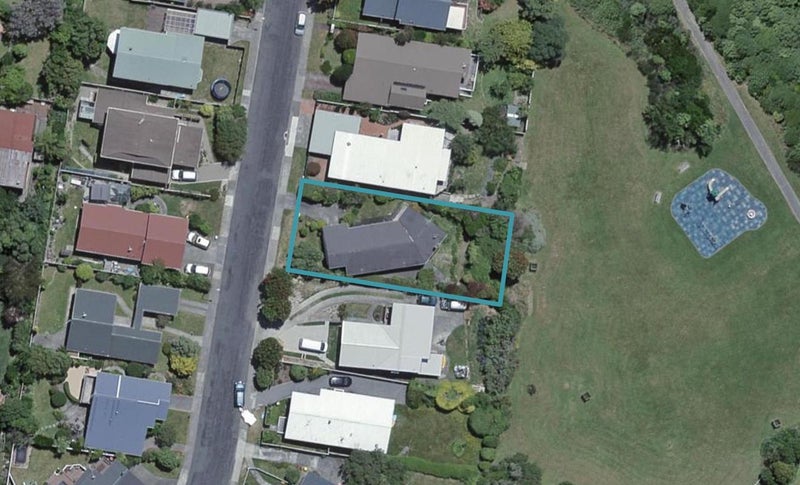 16 Cranwell Street, Churton Park, Wellington - Carousel 1