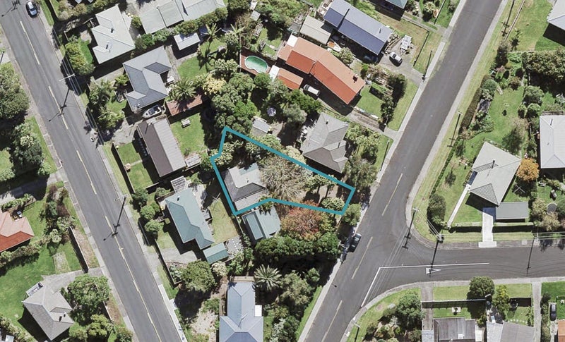 4 Tramway Road, Beach Haven, Auckland - Carousel 1