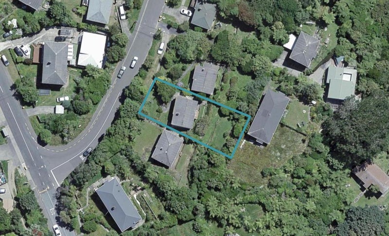 4 Montgomery Avenue, Karori, Wellington - Carousel 1