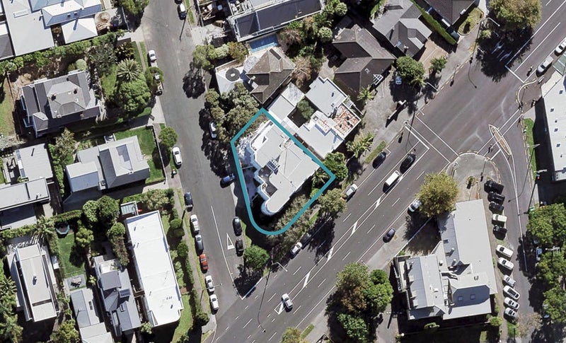 2/189 Jervois Road, Herne Bay, Auckland - Carousel 1