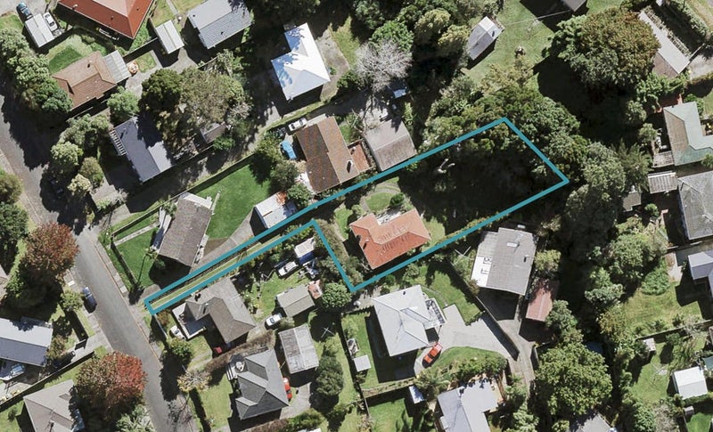 9 Crocombe Crescent, Beach Haven, Auckland - Carousel 1