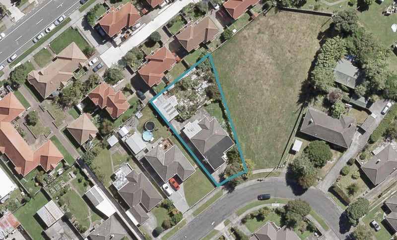 31 Atiawa Crescent, Waiwhetu, Lower Hutt - Carousel 1