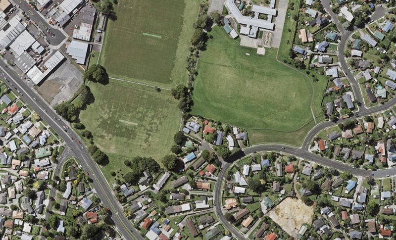 2/7 Cindy Place, Pakuranga, Auckland - Carousel 1
