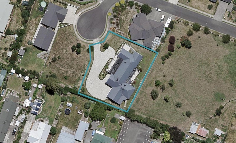 9 Brooker Place, Waipukurau, Waipukurau - Carousel 1