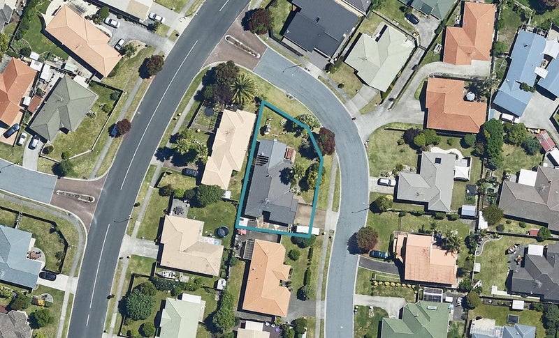 4 Reef Avenue, Papamoa Beach, Papamoa - Carousel 1