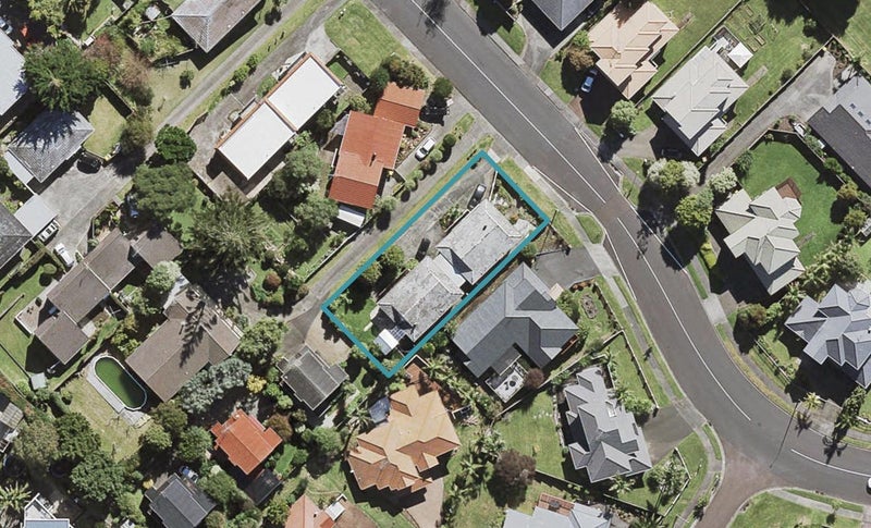 1/76 Velma Road, Hillcrest, Auckland - Carousel 1