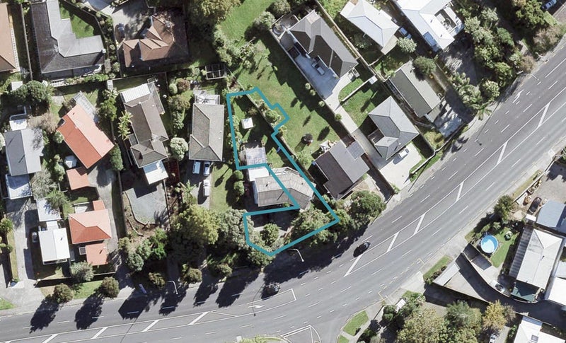 1/13 Oteha Valley Road, Northcross, Auckland - Carousel 1