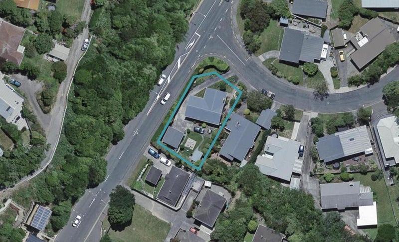 2 Silverbirch Grove, Churton Park, Wellington - Carousel 1