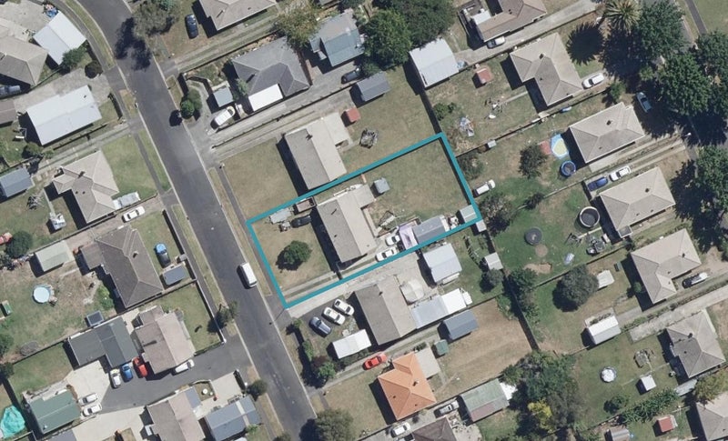 57 Paul Crescent, Fairfield, Hamilton - Carousel 1