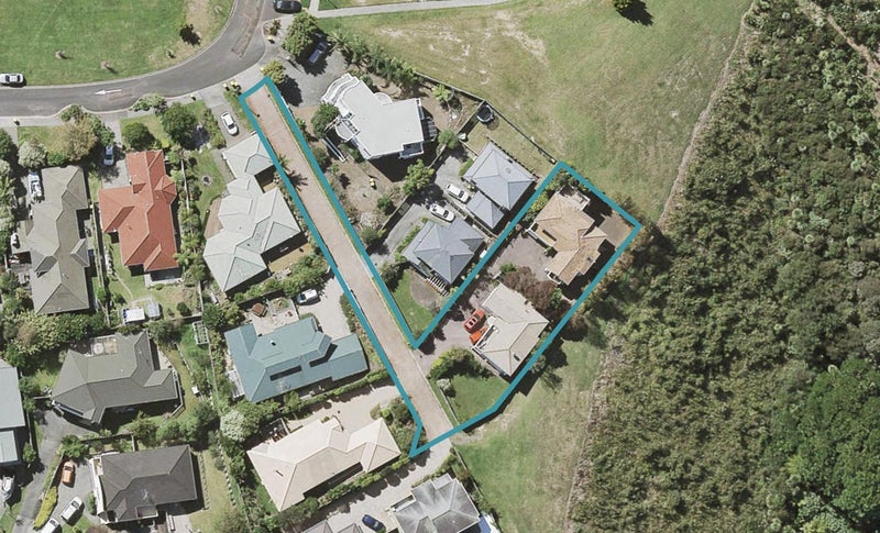 2/33 Taroka Close, Pinehill, Auckland - Carousel 1