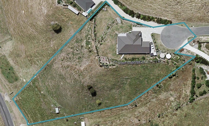 16 Quarry Ridge, Poraiti, Napier - Carousel 1