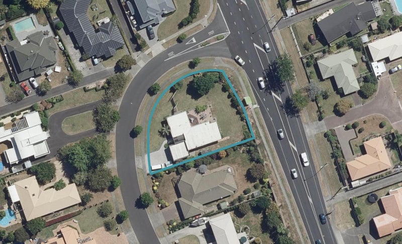 1 Fernwater Place, Flagstaff, Hamilton - Carousel 1